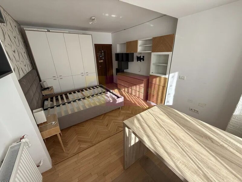Vanzare apartament 3 camere in rondul Alba iulia, cu 2 parcari